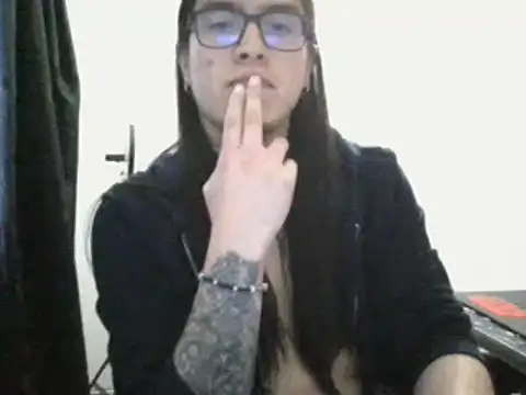 Snapshot of Pitton031 chatting on March 5, 2025, 10:54 pm Pitton031 online show from March 5, 2025, 10:54 pm