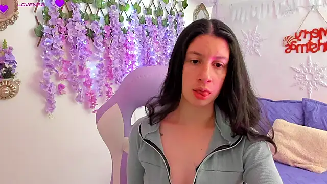 Snapshot of Alexa9_9 chatting on December 6, 2024, 2:38 pm Alexa9 9 online show from December 6, 2024, 2:38 pm