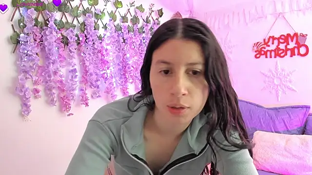 Snapshot of Alexa9_9 chatting on December 14, 2024, 11:39 am Alexa9 9 online show from December 14, 2024, 11:39 am