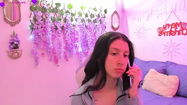 Snapshot of Alexa9_9 chatting on December 18, 2024, 2:38 pm Alexa9 9 online show from December 18, 2024, 2:38 pm