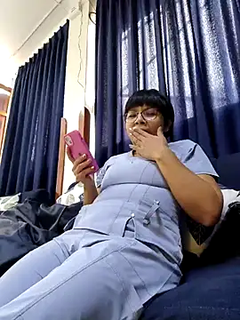 ARIANA SAENS online show from April 9, 2026, 6:46 pm