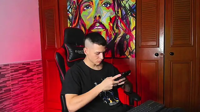 Snapshot of Dimitri_higth420 chatting on March 17, 2025, 2:41 am Dimitri higth420 online show from March 17, 2025, 2:41 am