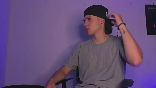 Snapshot of Dimitri_higth420 chatting on October 29, 2025, 1:08 am Dimitri higth420 online show from October 29, 2025, 1:08 am