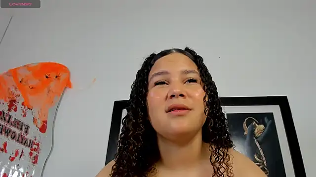 zoee lovv online show from October 24, 2025, 3:03 am