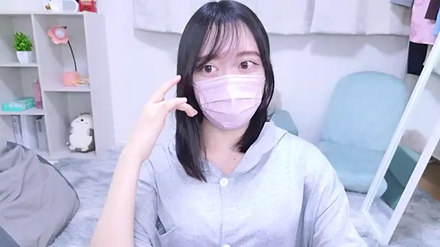 Yurie  online show from March 7, 2025, 10:10 pm