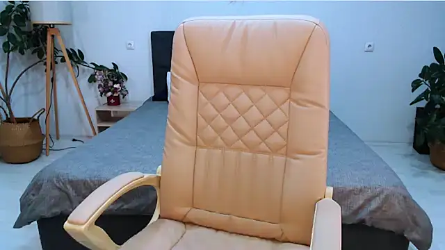 NaughtyNylonFeet online show from November 6, 2025, 2:12 am