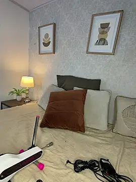 Snapshot of Caroline_dh chatting on May 25, 2026, 10:32 am Caroline dh online show from May 25, 2026, 10:32 am