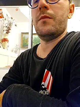 Ibag01 online show from October 3, 2025, 8:39 pm