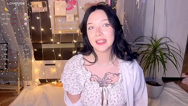 EmmaKittyCat online show from November 29, 2025, 7:50 pm