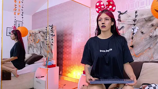 Snapshot of Derieri_D chatting on October 30, 2025, 7:36 pm Derieri D online show from October 30, 2025, 7:36 pm