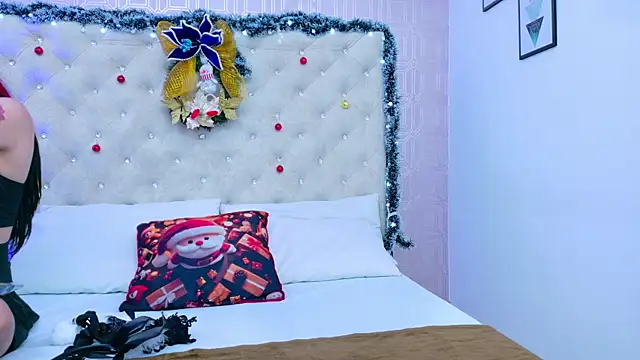 Snapshot of Derieri_D chatting on December 2, 2025, 6:36 pm Derieri D online show from December 2, 2025, 6:36 pm