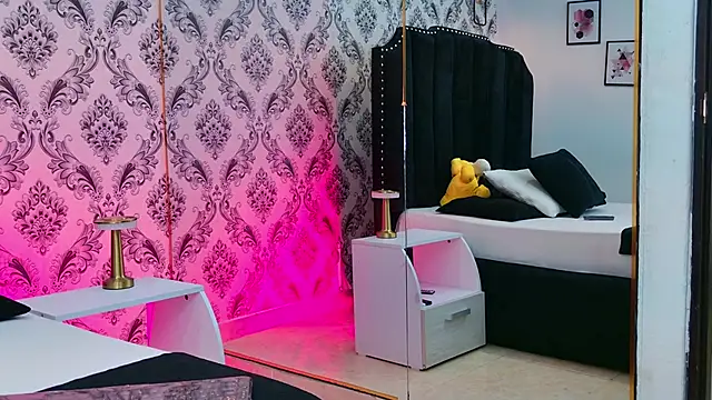 Snapshot of Derieri_D chatting on February 2, 2026, 7:45 pm Derieri D online show from February 2, 2026, 7:45 pm