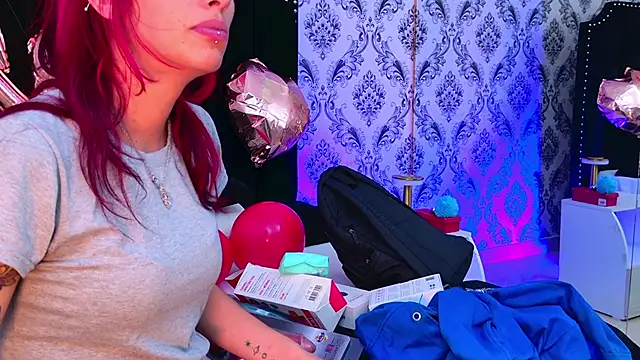 Snapshot of Derieri_D chatting on February 10, 2026, 7:40 pm Derieri D online show from February 10, 2026, 7:40 pm