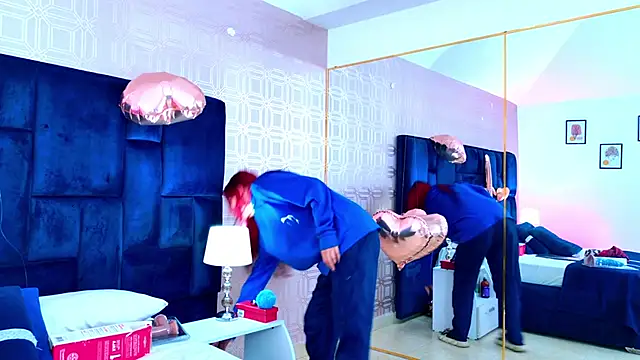 Snapshot of Derieri_D chatting on February 19, 2026, 3:24 am Derieri D online show from February 19, 2026, 3:24 am