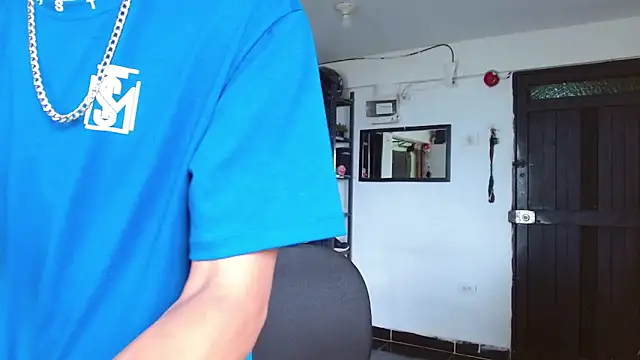 Snapshot of Edward_Milleer chatting on September 29, 2025, 5:29 pm Edward Milleer online show from September 29, 2025, 5:29 pm