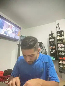 Jestebanano online show from April 3, 2026, 11:25 pm