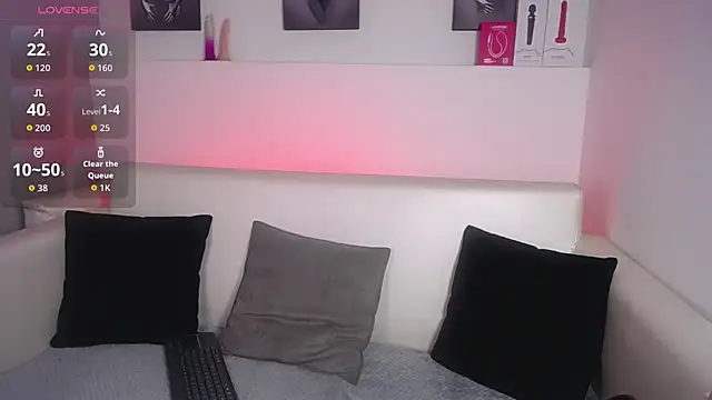 Melodi Roux online show from February 11, 2026, 1:05 pm