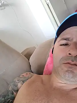 Marciogrei online show from November 25, 2025, 9:04 pm