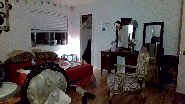 sophiarica online show from May 19, 2026, 6:53 am