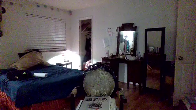 sophiarica online show from June 4, 2026, 3:01 am