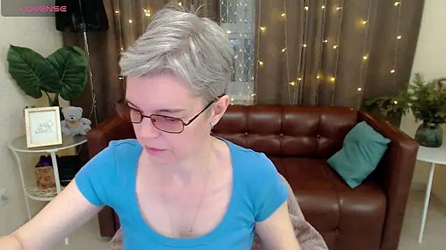 Cutie Erikaa1 online show from December 27, 2024, 2:36 am