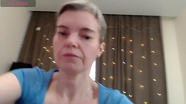 Cutie Erikaa1 online show from December 28, 2024, 8:37 am