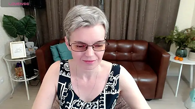 Cutie Erikaa1 online show from December 31, 2024, 3:42 pm