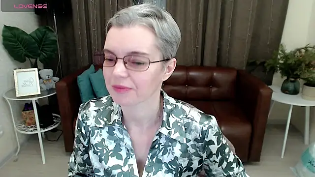 Cutie Erikaa1 online show from January 1, 2025, 1:15 am