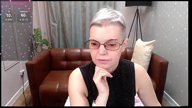 Cutie Erikaa1 online show from November 18, 2025, 2:17 am