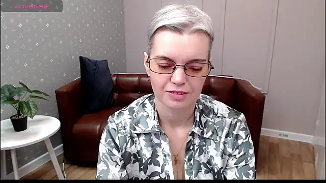 Cutie Erikaa1 online show from December 18, 2025, 2:17 am