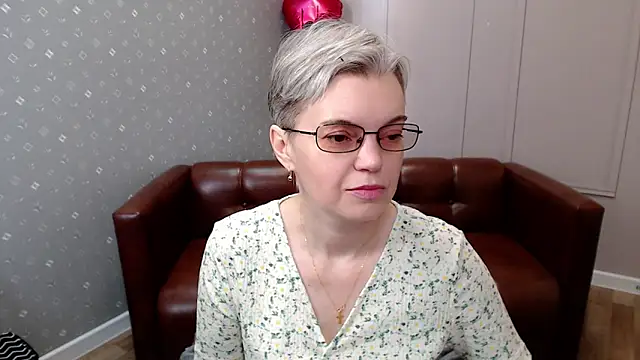Snapshot of Cutie_Erikaa1 chatting on April 23, 2026, 2:24 am Cutie Erikaa1 online show from April 23, 2026, 2:24 am