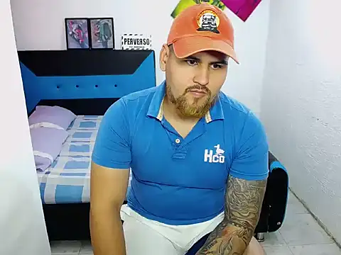 Snapshot of pitbullveryhot chatting on December 7, 2024, 7:10 pm pitbullveryhot online show from December 7, 2024, 7:10 pm