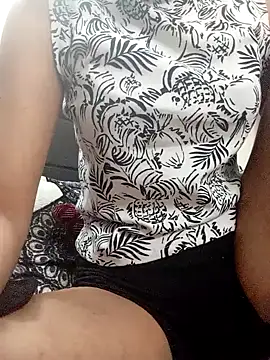 Snapshot of Gazal-8788 chatting on December 30, 2024, 6:38 pm Gazal-8788 online show from December 30, 2024, 6:38 pm