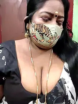 Snapshot of maniisha chatting on December 18, 2024, 5:42 pm maniisha online show from December 18, 2024, 5:42 pm