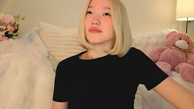 Snapshot of milli_sun_ chatting on June 12, 2026, 5:06 am milli sun online show from June 12, 2026, 5:06 am