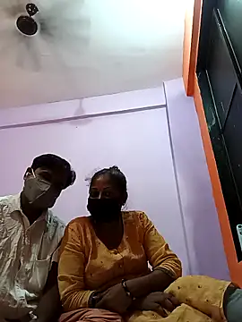 Snapshot of cutecouple_9 chatting on September 13, 2025, 4:40 pm cutecouple 9 online show from September 13, 2025, 4:40 pm