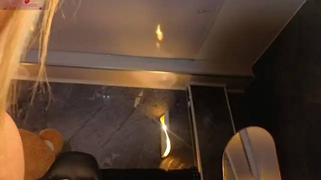 Kitty fox b online show from March 4, 2026, 8:04 pm