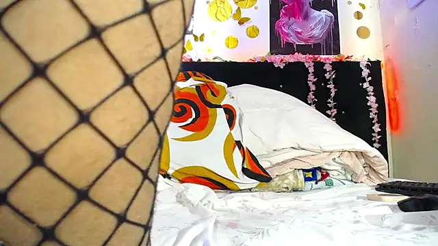 Snapshot of _Empera_ chatting on September 9, 2025, 1:38 am Empera online show from September 9, 2025, 1:38 am