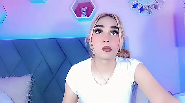 Hallyhott online show from December 3, 2024, 12:38 pm