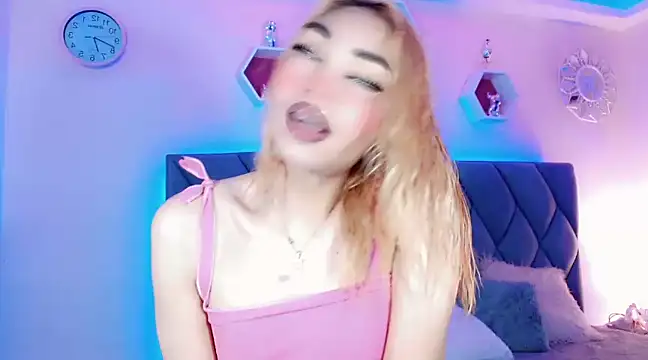 Hallyhott online show from December 7, 2024, 12:35 pm