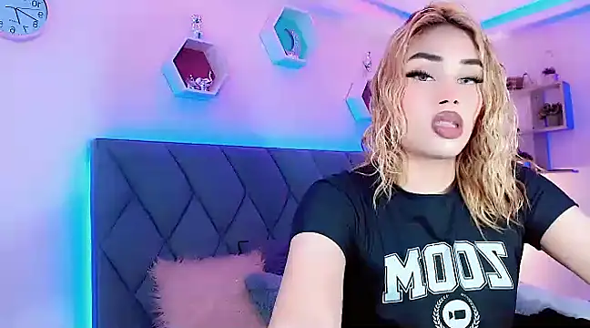 Hallyhott online show from December 9, 2024, 4:05 pm