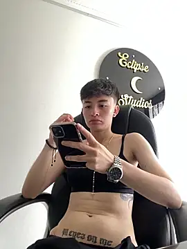 nico 18x online show from November 12, 2025, 3:23 pm