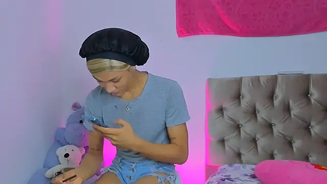 StassieBell online show from March 5, 2025, 7:38 am