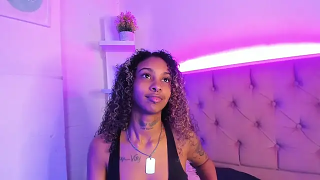 Snapshot of Triipsy chatting on March 6, 2025, 10:36 pm Triipsy online show from March 6, 2025, 10:36 pm