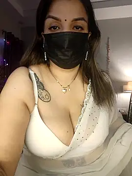 Snapshot of Archi-07 chatting on December 22, 2025, 4:59 pm Archi-07 online show from December 22, 2025, 4:59 pm