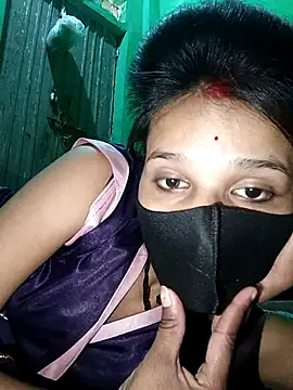 Snapshot of Hoty_girl_143 chatting on December 1, 2025, 4:28 am Hoty girl 143 online show from December 1, 2025, 4:28 am