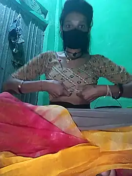 Snapshot of Hoty_girl_143 chatting on December 5, 2025, 1:14 am Hoty girl 143 online show from December 5, 2025, 1:14 am