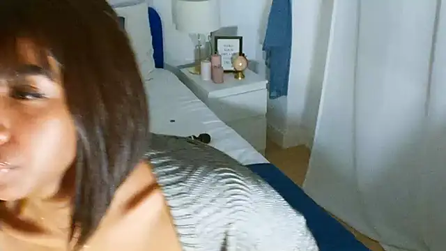 Snapshot of IamCrystal2 chatting on March 23, 2025, 1:42 am IamCrystal2 online show from March 23, 2025, 1:42 am