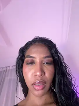 Snapshot of IamCrystal2 chatting on May 25, 2026, 8:48 pm IamCrystal2 online show from May 25, 2026, 8:48 pm