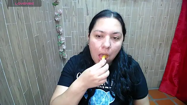 solyeria online show from February 1, 2026, 7:18 am